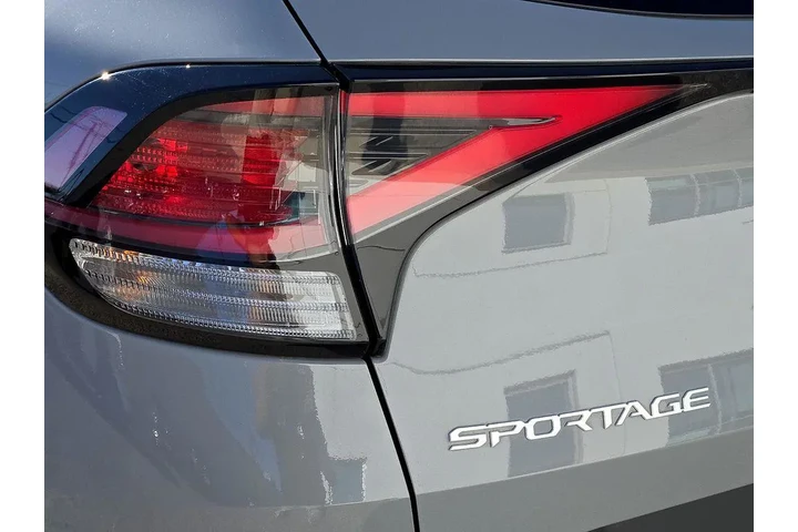 $28495 : Kia Sportage 2024 AWD X-Line image 9