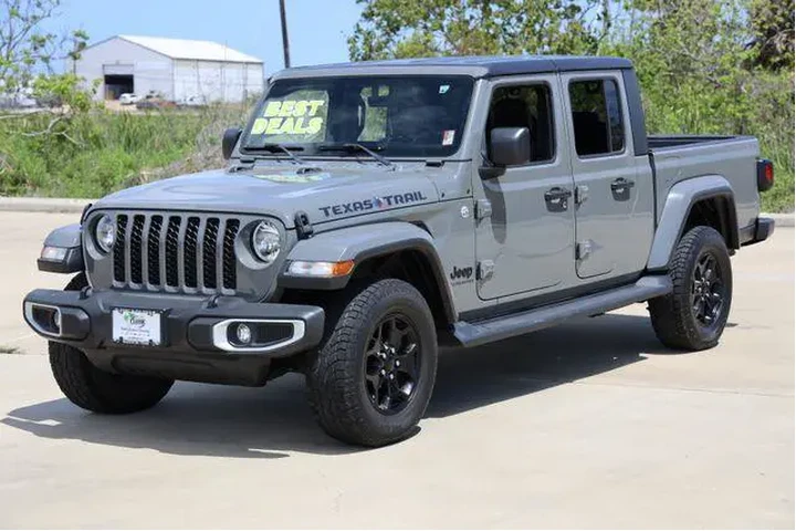 $27973 : Jeep Gladiator 2021 4x4 Spor image 3