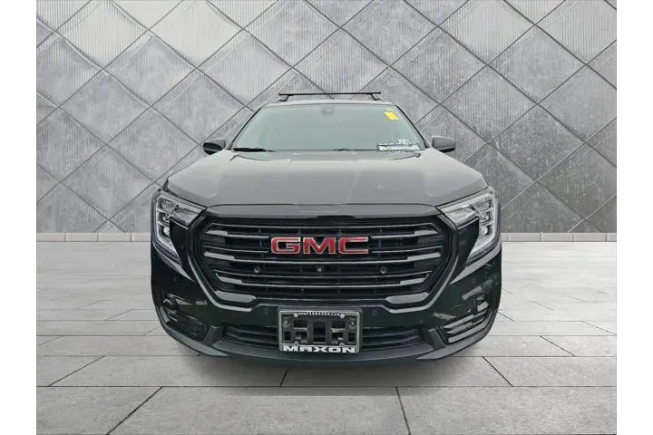 $21530 : GMC Terrain 2023 AWD SLT 4dr image 2
