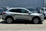 $17900 : Ford Escape 2021 AWD SE 4dr thumbnail
