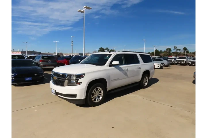$10999 : Chevrolet Suburban 2015 4x2 image 2