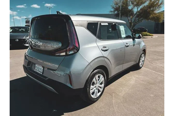 $20997 : Kia Soul 2025 LX 4dr Crossov image 7