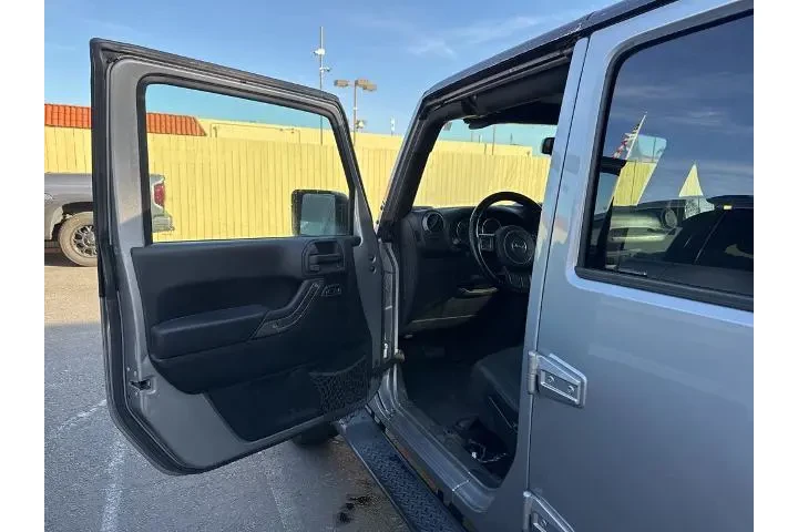 $16908 : Jeep Wrangler JK Unlimited 2 image 6