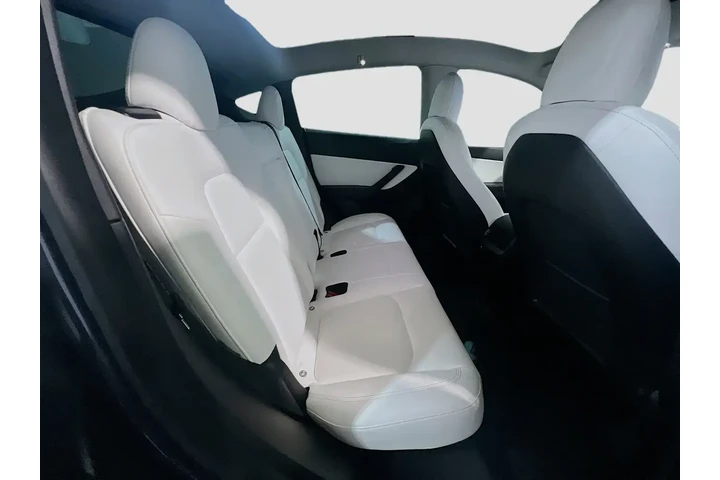 $29887 : Tesla Model Y 2022 AWD Perfo image 6
