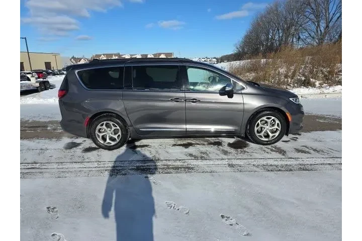 $26500 : Chrysler Pacifica 2023 Limit image 8