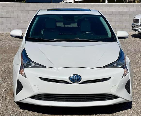 2017 TOYOTA PRIUS image 3