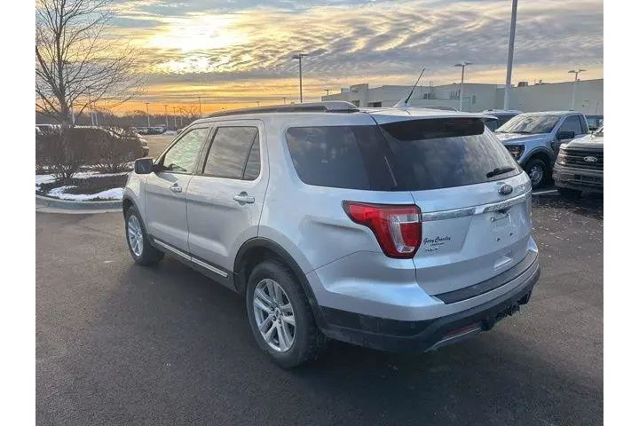 $18000 : Ford Explorer 2019 AWD XLT 4 image 4