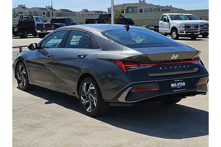 $23299 : Hyundai ELANTRA 2025 Limited image 5