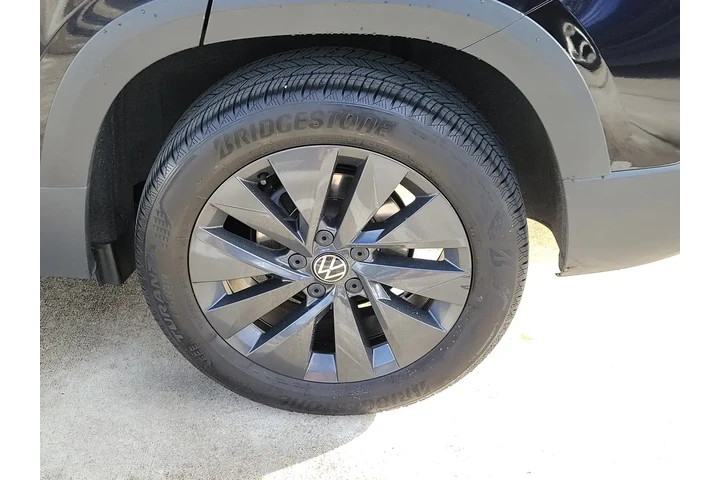 $17977 : Volkswagen Taos 2023 S 4dr S image 6