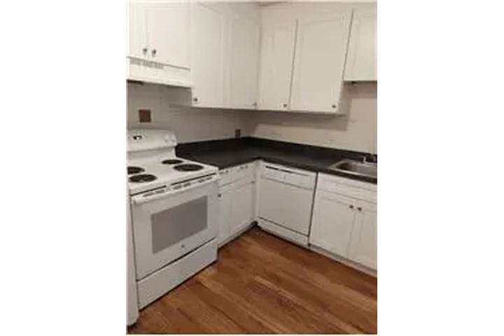 $2295 : Rental property with 2 bedro image 1