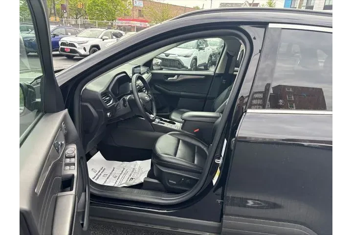 $23475 : Ford Escape 2022 AWD Titaniu image 10