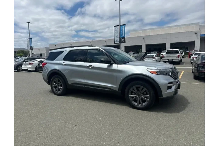 $29991 : Ford Explorer 2023 AWD XLT 4 image 5