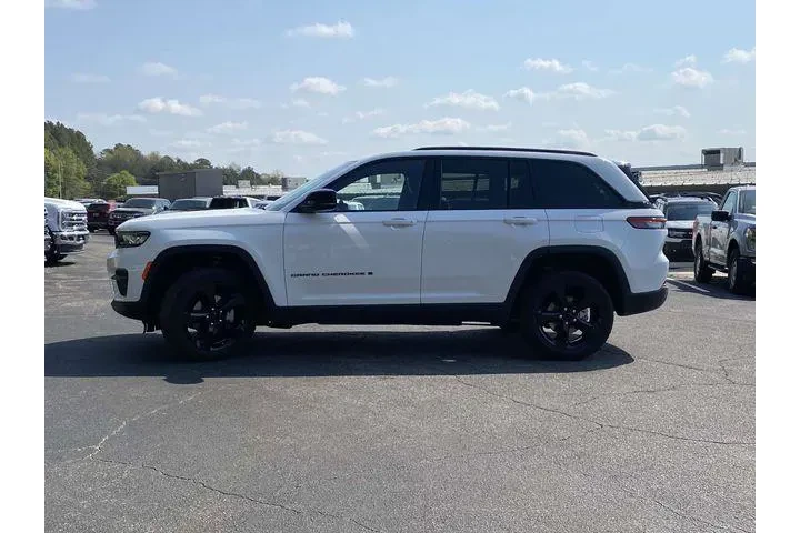 $22990 : Jeep Grand Cherokee 2023 4x2 image 7