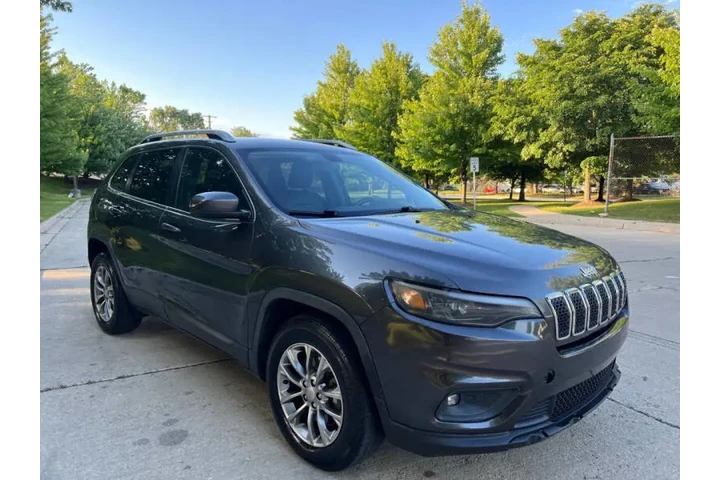 $7997 : 2019 Cherokee Latitude Plus image 5