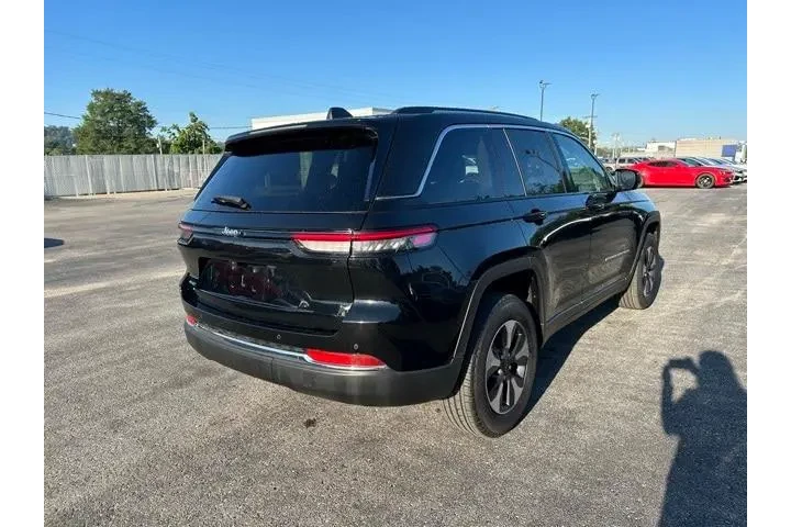 $27359 : Jeep Grand Cherokee 2023 4x4 image 7