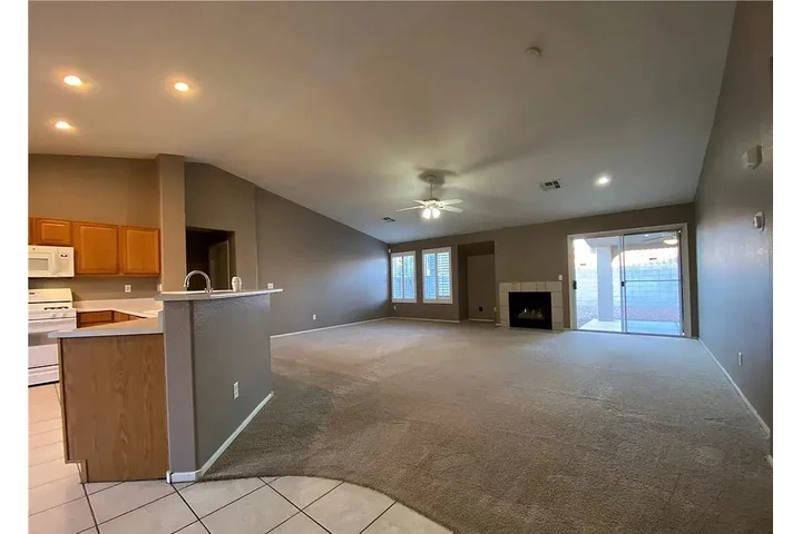 $1000 : Completely Updated Kitchen image 5