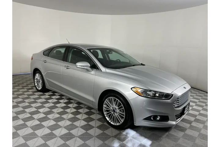 $11892 : Ford Fusion 2016 AWD SE 4dr image 1