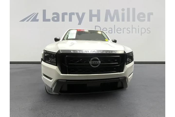Nissan Frontier 2024 4x2 S 4 image 8