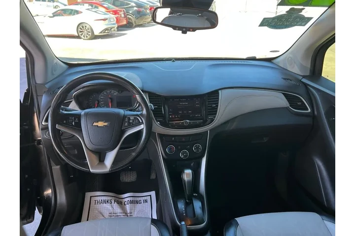 2020 Trax LT FWD image 9