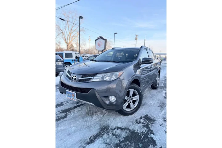 $12500 : 2015 RAV4 XLE image 3