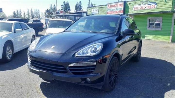 $13588 : 2012 Cayenne S Hybrid image 2