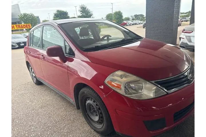 $5951 : Nissan Versa 2012 1.8 S 4dr image 4