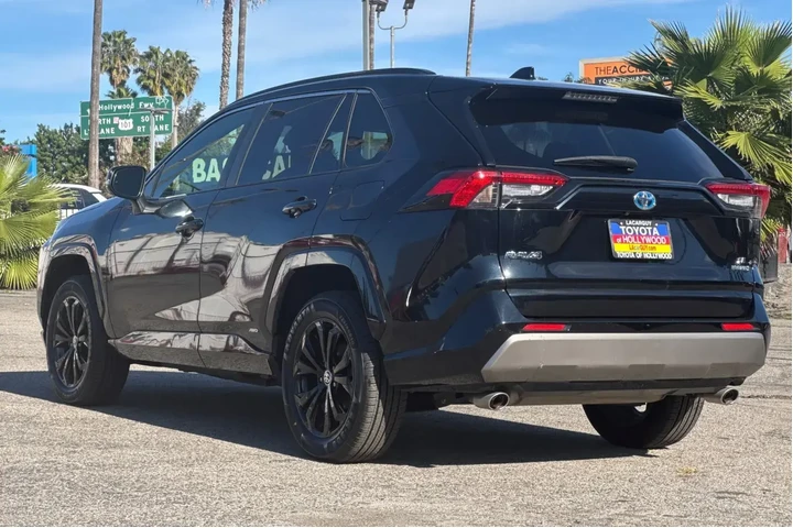 $30995 : Toyota RAV4 Hybrid 2022 AWD image 6