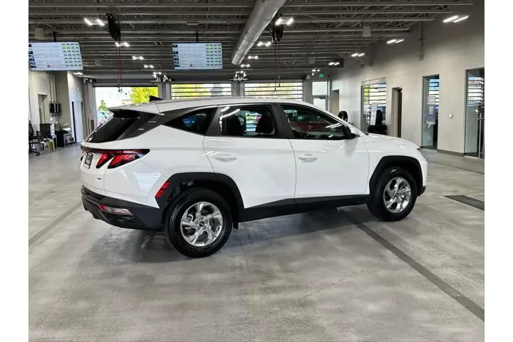 $24113 : Hyundai TUCSON 2023 AWD SE 4 image 8