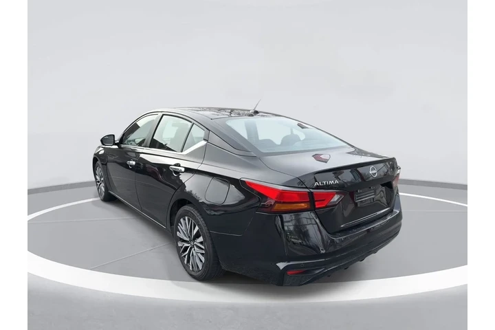 $17490 : Nissan Altima 2023 2.5 SV 4d image 6