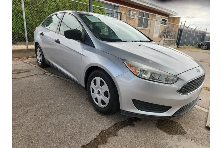 $9489 : 2017 Focus image 3