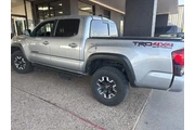 $28025 : Toyota Tacoma 2019 4x4 SR5 V thumbnail