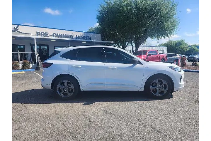 $20998 : Ford Escape 2023 ST-Line 4dr image 2