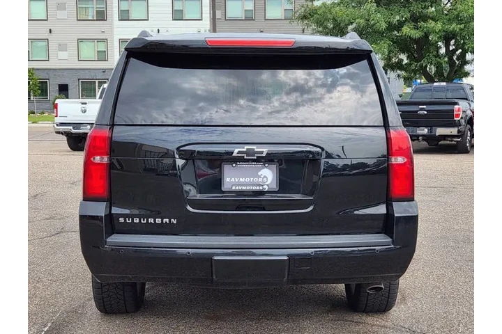 $17950 : 2017 Suburban LT image 9