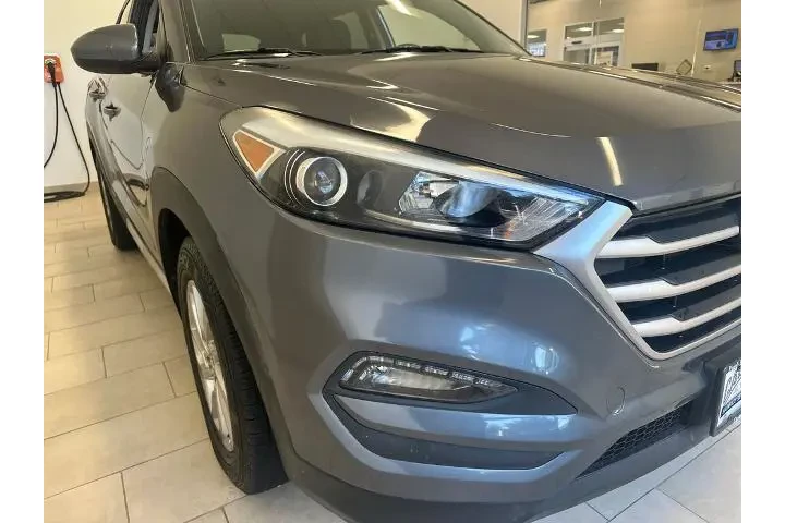 $13623 : Hyundai TUCSON 2017 AWD SE 4 image 9