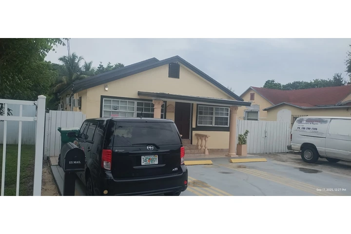 $875 : HABITACIÓN AMUEBLADA DAMA image 3