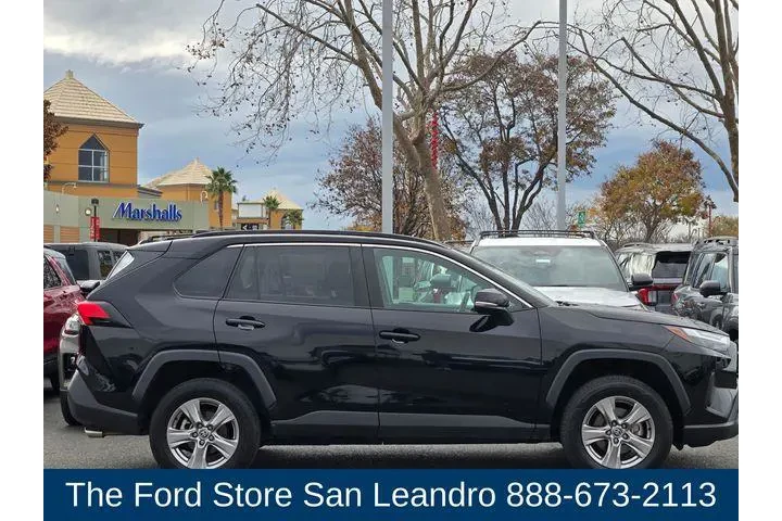 $28900 : Toyota RAV4 2023 AWD XLE 4dr image 9