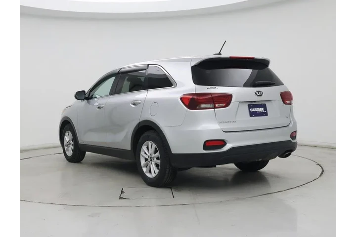 $14998 : Kia Sorento 2019 AWD S V6 4d image 2
