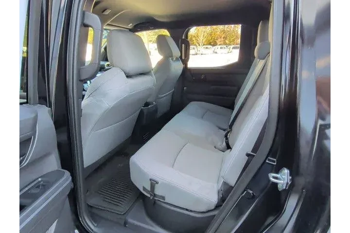 $38000 : Toyota Tacoma 2025 4x4 SR5 4 image 10