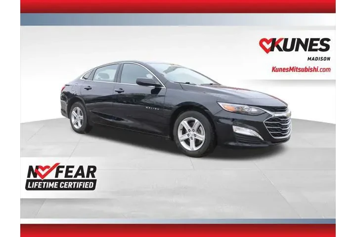 $17977 : Chevrolet Malibu 2024 LT 4dr image 1