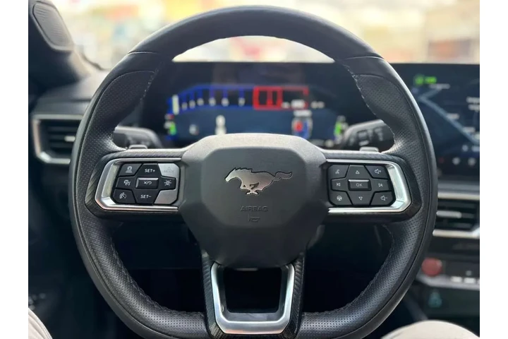 2024 Mustang GT Premium Coupe image 10