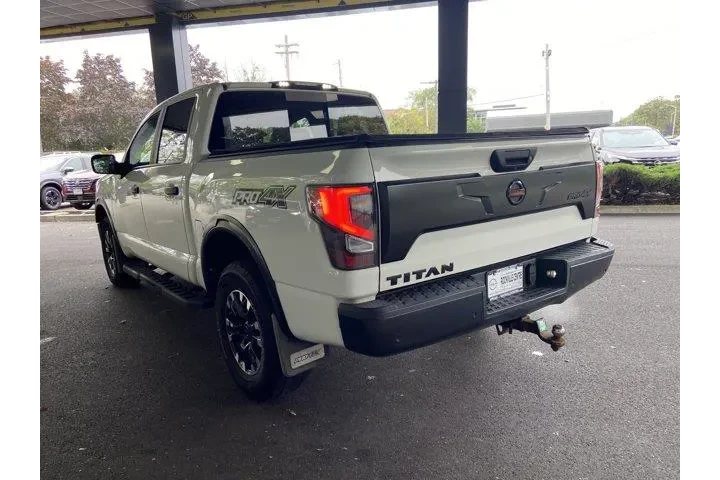 Nissan Titan 2021 4x4 PRO-4X image 7