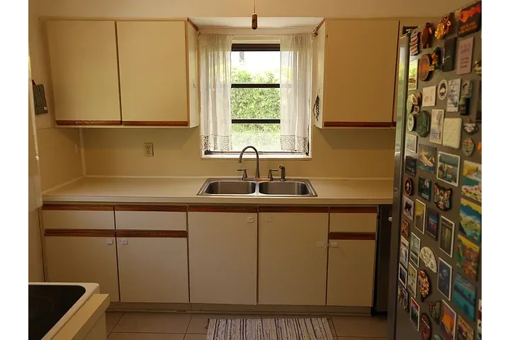 $1100 : Location! Location! Location! image 7
