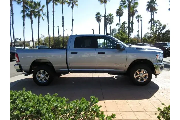 $39494 : Ram 2500 2024 4x4 Big Horn 4 image 5