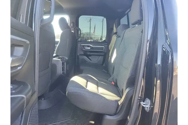 $22000 : Ram 1500 2019 4x4 Big Horn 4 image 10