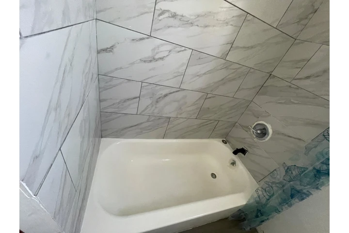 $875 : Se renta cuarto image 2