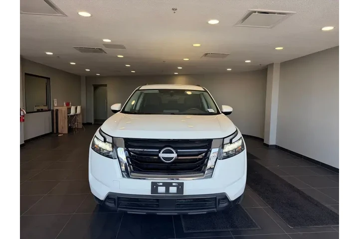 $29984 : Nissan Pathfinder 2025 SV 4d image 2