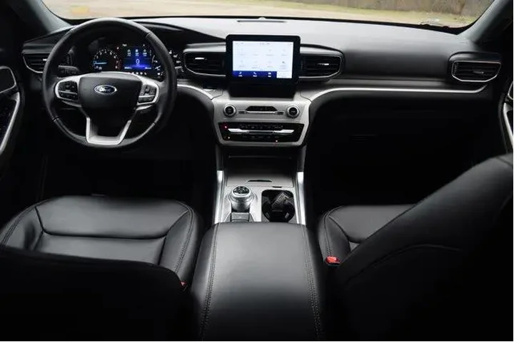 $28000 : Ford Explorer 2022 AWD XLT 4 image 8