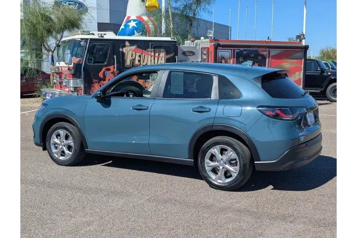 Honda HR-V 2024 AWD LX 4dr C image 3