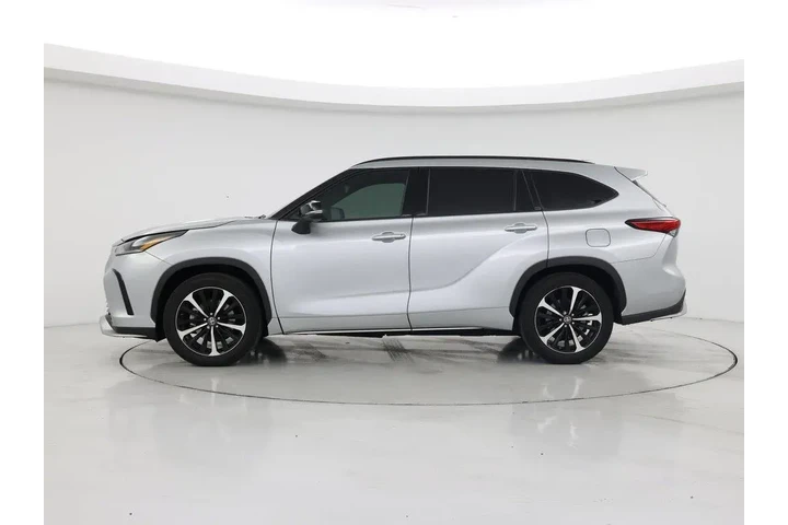 $31998 : Toyota Highlander 2021 XSE 4 image 3