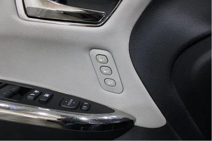 $20982 : Toyota Avalon 2014 XLE Touri image 8